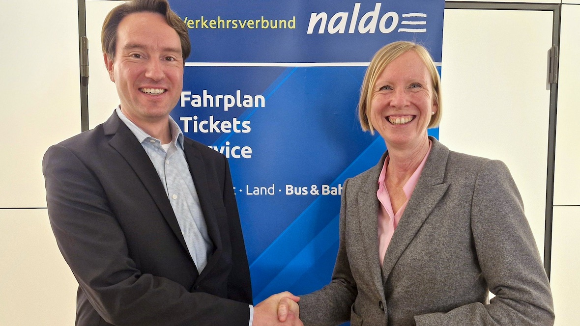 Artikel Titelbild mit Bildunterschrift: Der Naldo-Geschäftsführer Bernd Adelmeyer mit der Aufsichtsratsvorsitzender Stefanie Bürkle.